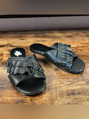 Mercanti Fiorentini Sandals Flat Black Leather Ruffle Cross Straps Women's 7